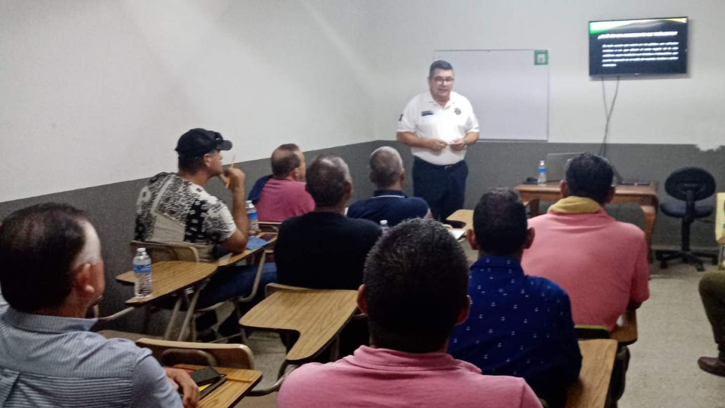 Se imparte capacitación especial de manejo defensivo y prevención de accidentes