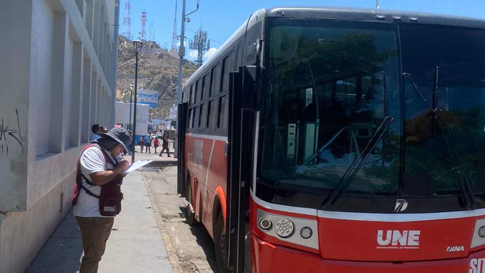 Se realiza inspecciones en transporte público urbano