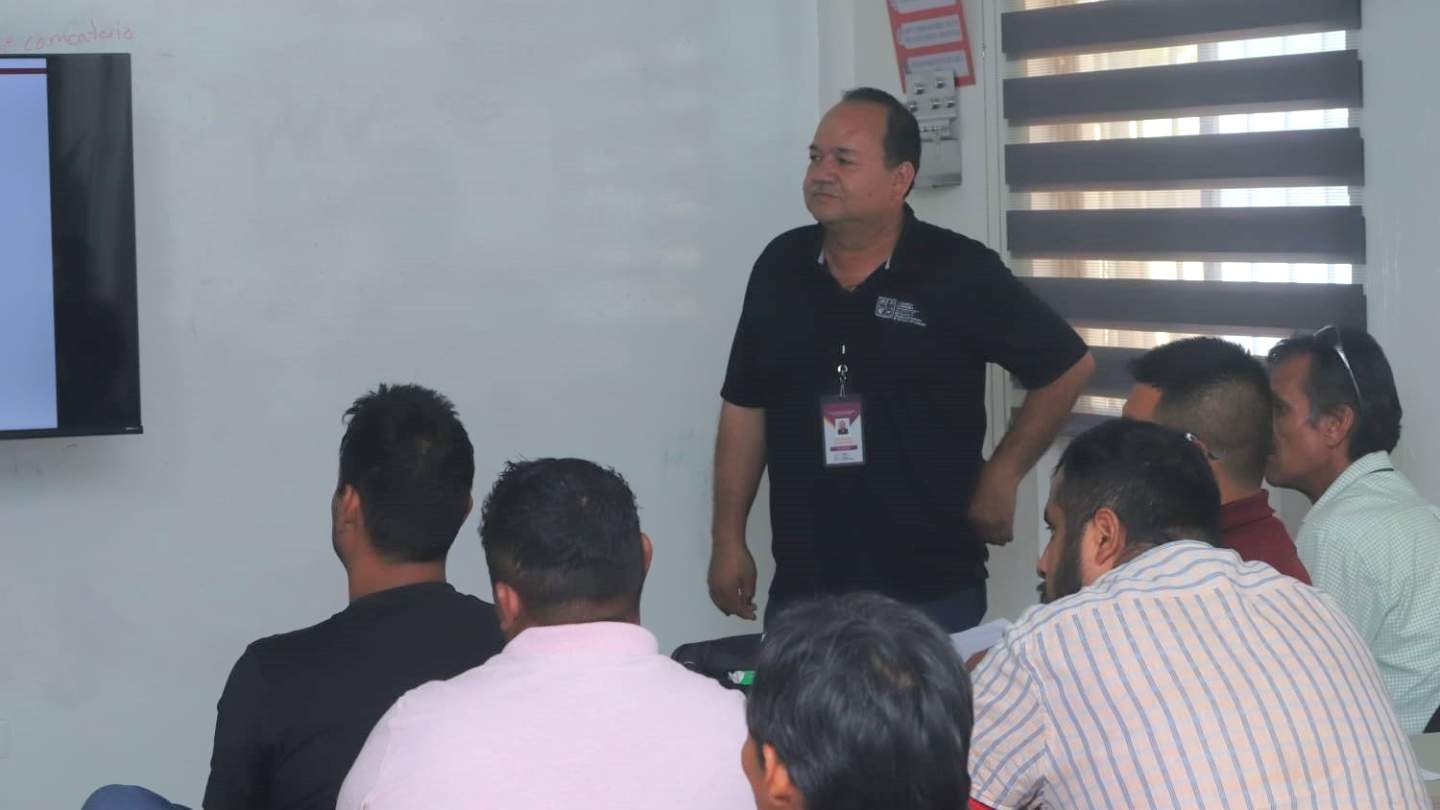 Capacita IMTES a operadores en tema de seguridad vial