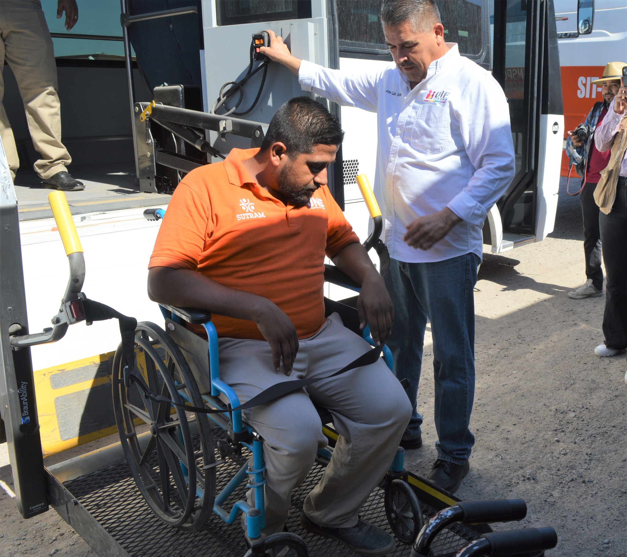  Capacita DIF Sonora a operadores de transporte público urbano